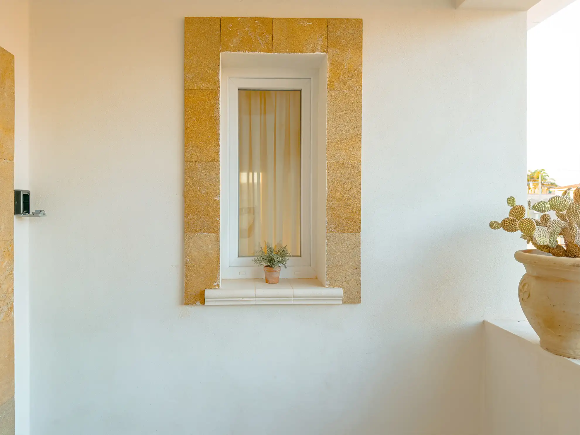 dettaglio-veranda-villa-clori-vaso-mediterraneo